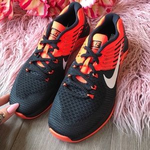 NWT Nike Metcon Flyknit dsx Black Orange
